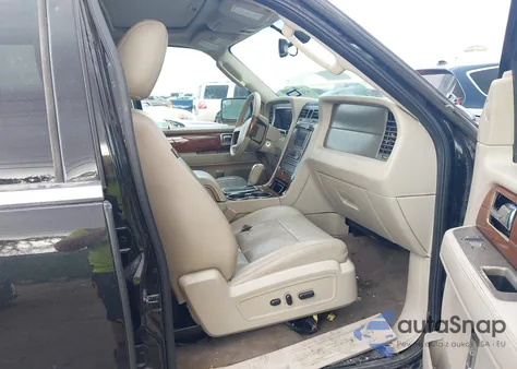 2013 Lincoln Navigator L z USA, uszkodzony, nr VIN 5LMJJ3H54DEL03139